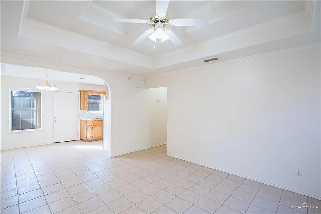 2 bed, 2.0 bath, 999 sqft, $900 — Photo 2