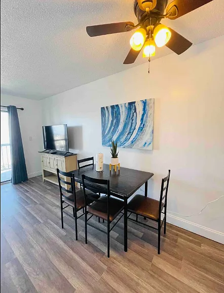 1 bed, 1.5 bath, 559 sqft, $1,450 — Photo 4