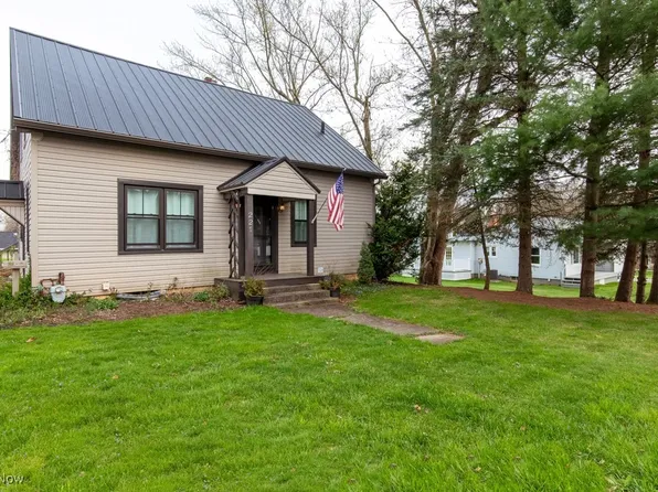 221 5th St SW, Sugarcreek, OH 44681
