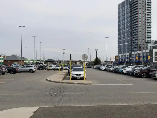 10 Lagerfeld Dr #501, Brampton, ON L7A 5L3
