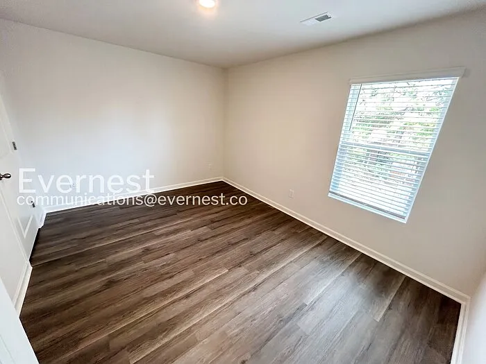 109 Maple Spring Trl — Photo 12