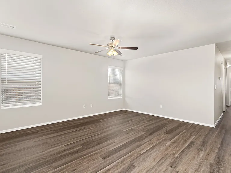 501B W Christopher Dr — Photo 6