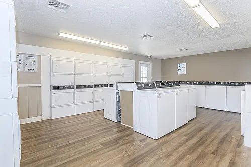 Huntington Hollow Apartments Photo 1