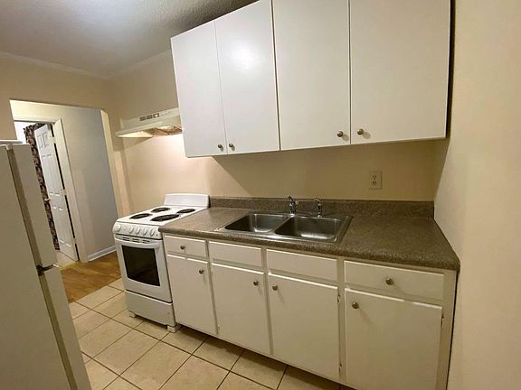 3rd image of 205 S Bilbro Ave #A