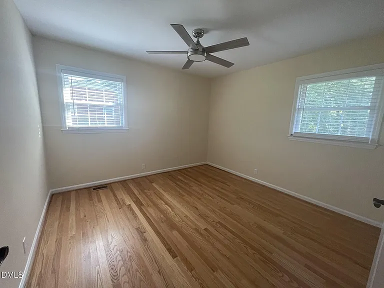 384 E Wimberly St — Photo 14