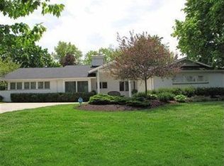 24690 Shaker Blvd, Beachwood, OH 44122