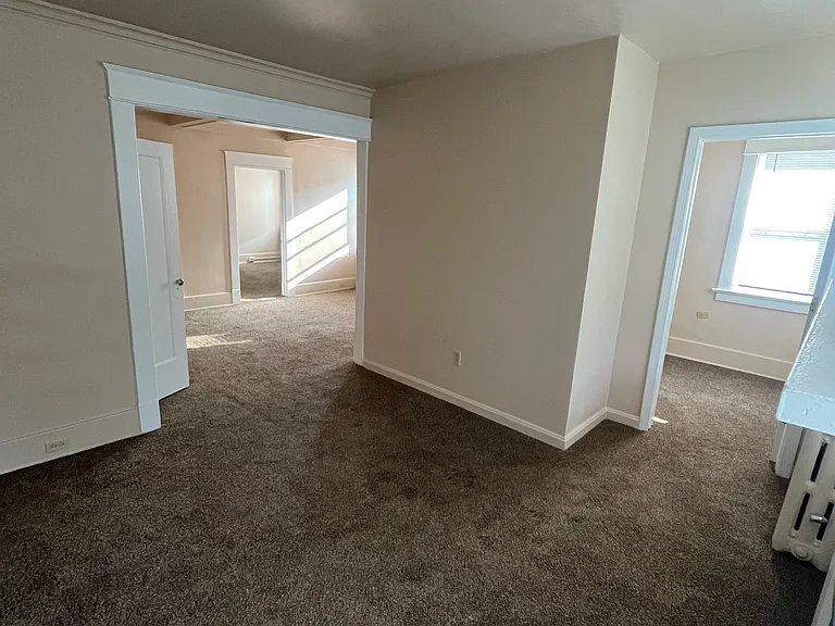 408 W 9th St #6 — Photo 5