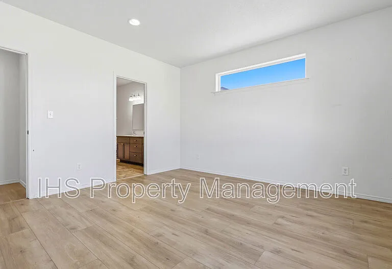 1918 Elm Pl — Photo 15