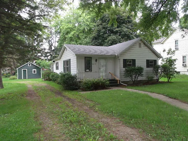 322 S Main St photo 1