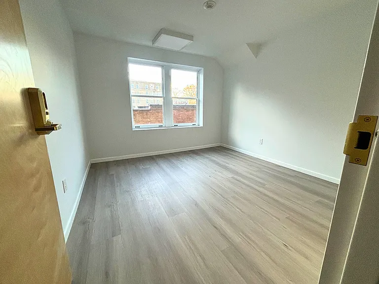 219 E Hanover St #203 — Photo 1