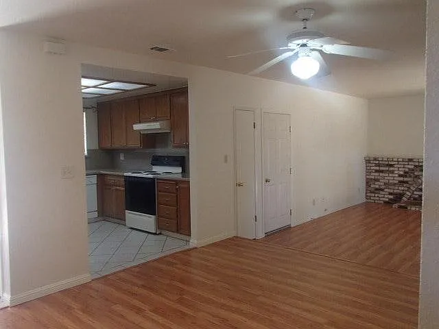 2109 California Dr — Photo 5