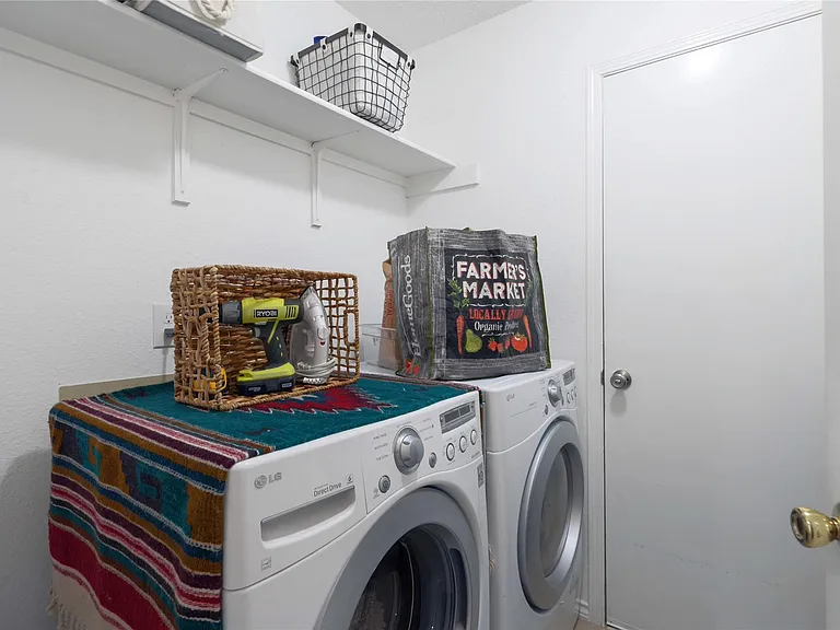 8812 United Kingdom Dr — Photo 23
