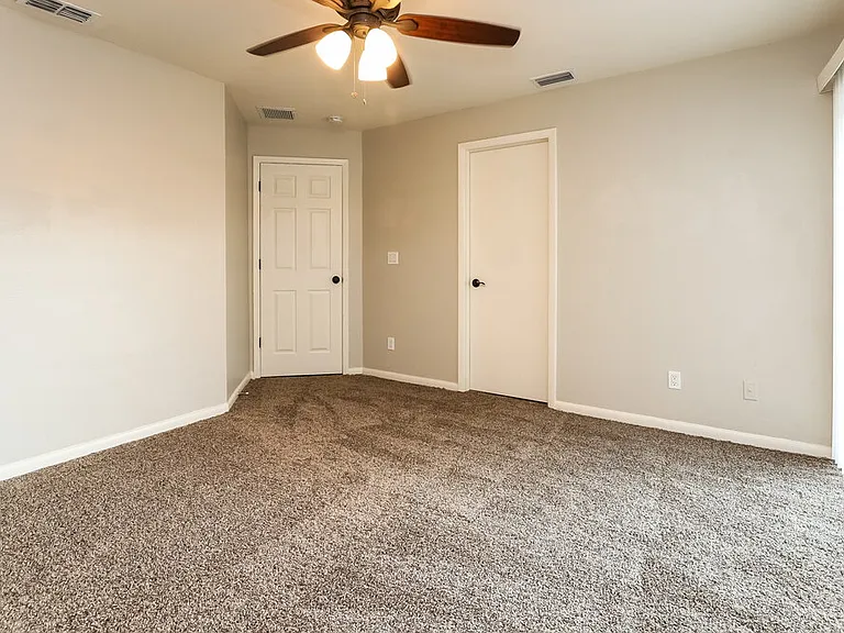 1414 NE Van Loon Ln — Photo 8