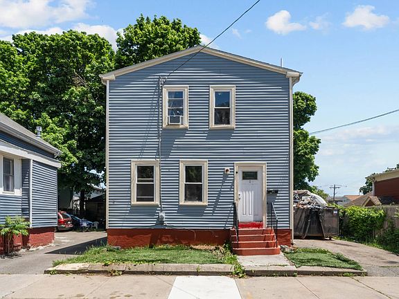 2nd image of 94 Burnside St