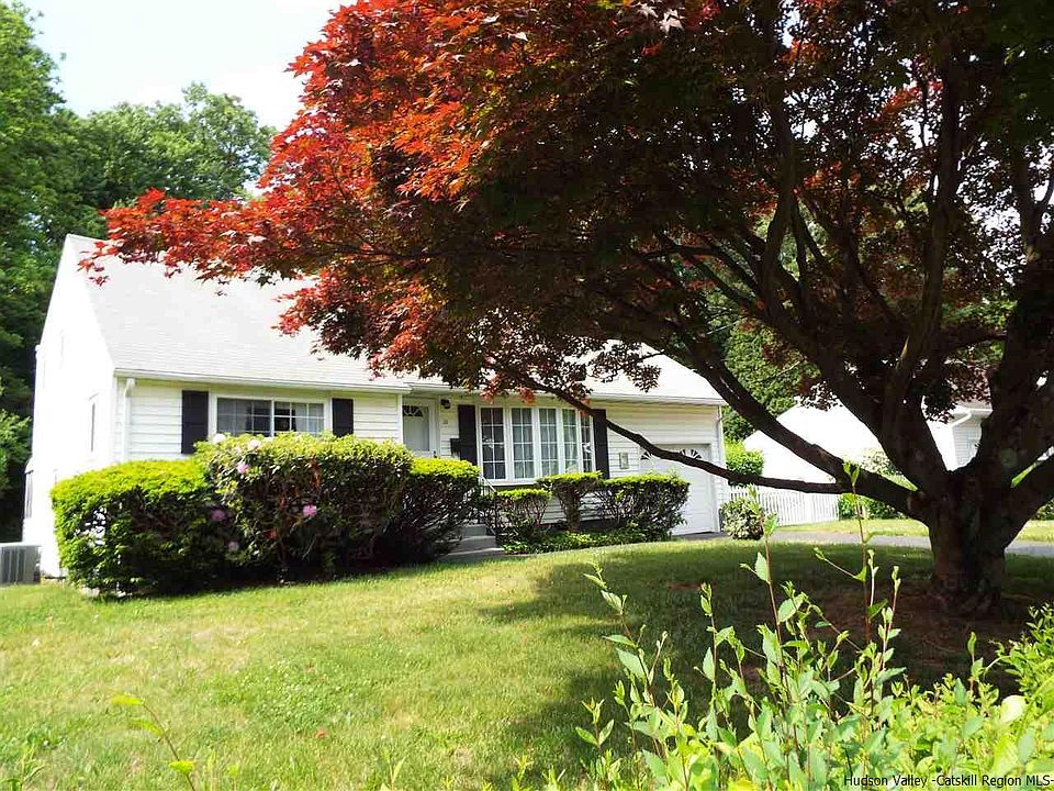 1st image of 33 Appletree Dr