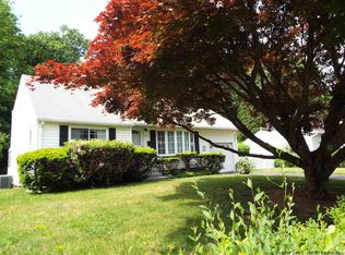 33 Appletree Dr, Saugerties, NY 12477