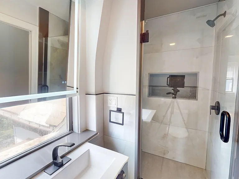 14 King St #3 — Photo 14