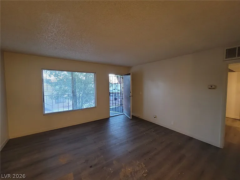 615 S Royal Crest Cir #10 — Photo 8