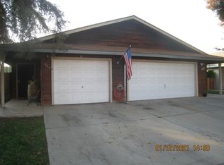 305 Redbud Ln, Modesto, CA 95354
