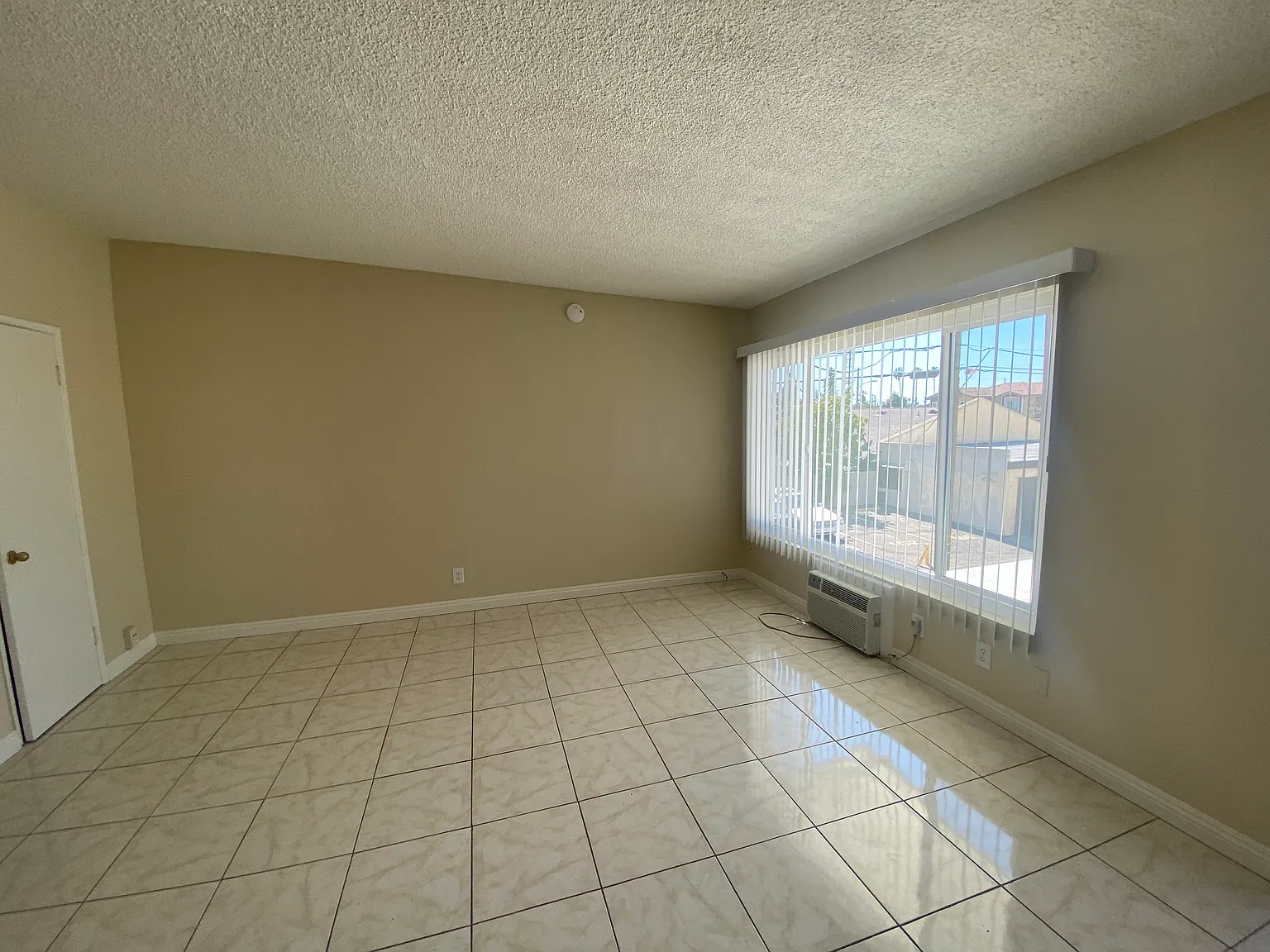 1 bed, 680 sqft, $1,800 — Photo 3