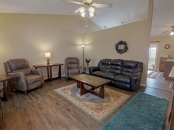 3rd image of 783 Cool Creek Dr