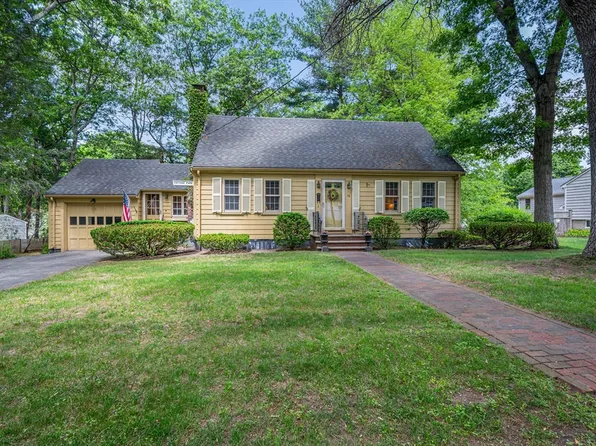 16 Cottage Park, Reading, MA 01867