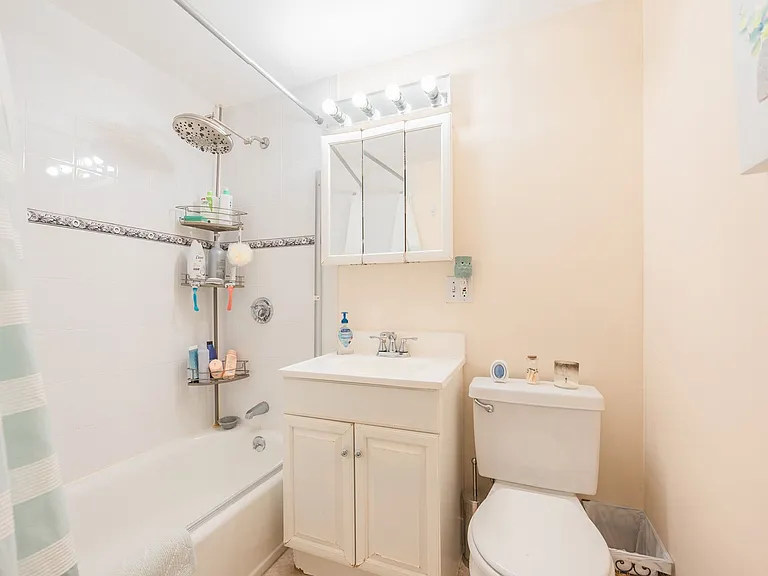 100 Marion St #23 — Photo 7