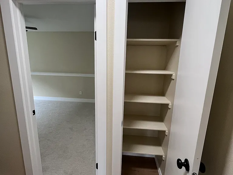 1402 Emery Ct #1 — Photo 11