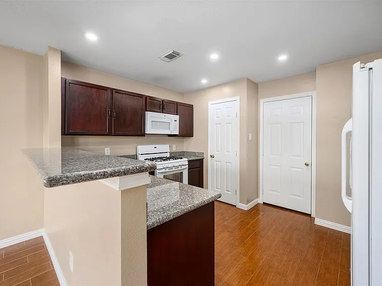 3702 Bent Springs Ln — Photo 8