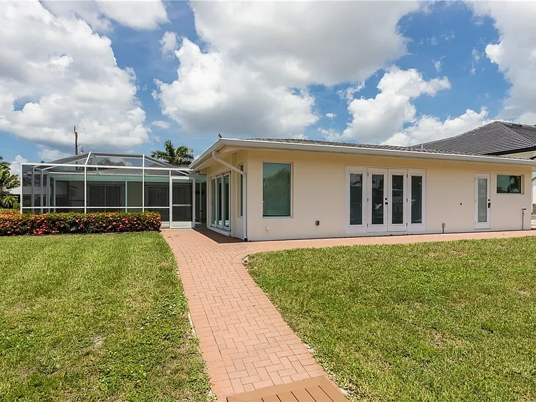 5609 De Soto Ct — Photo 42