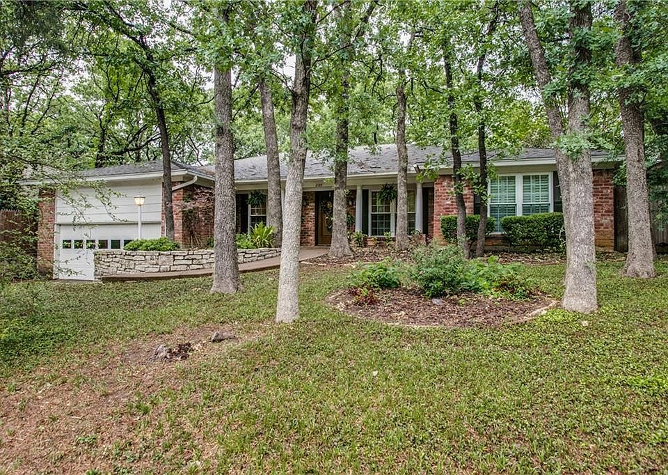 1st image of 2105 Woodside Dr