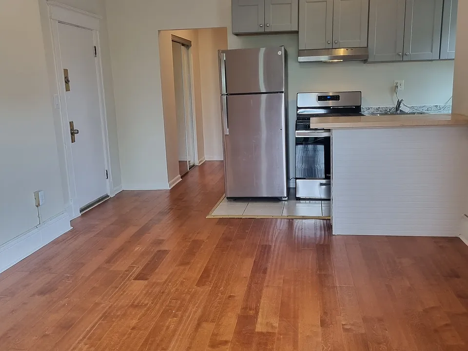 2306 Mount Royal Ter #1B