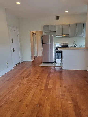 2306 Mount Royal Ter #1B Photo 1