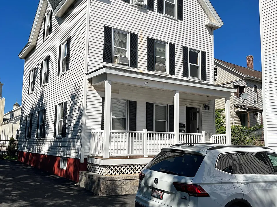87 Endicott St #1