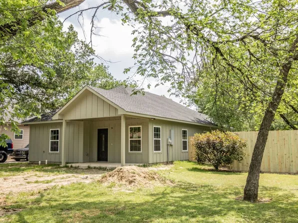 221 E Garritty St, Corsicana, TX 75110