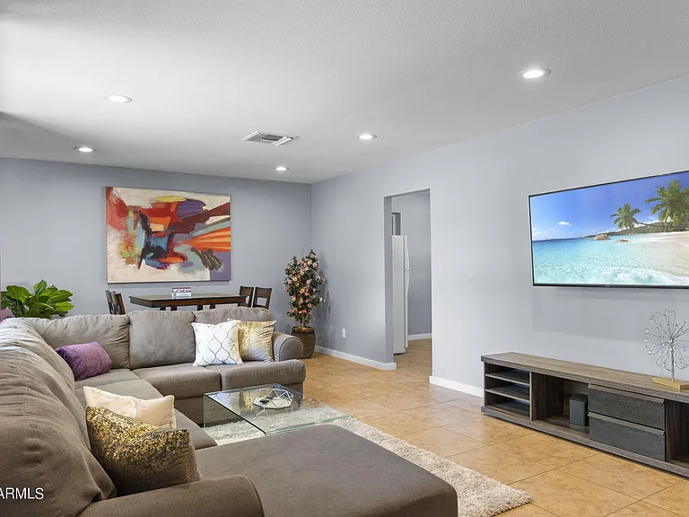 8308 E Minnezona Ave — Photo 7