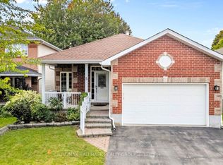 5 Rayburn St, Ottawa, ON K2K3K8