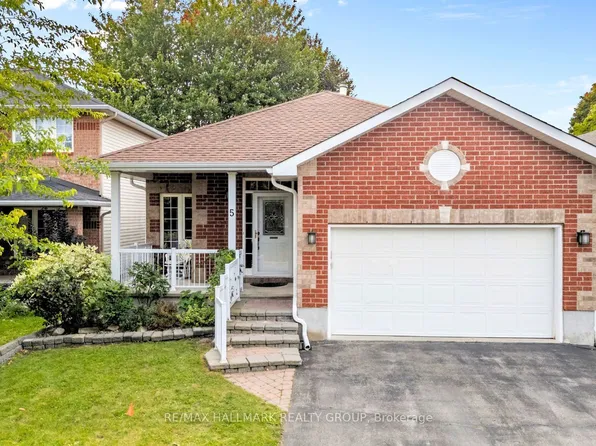 5 Rayburn St, Ottawa, ON K2K 3K8