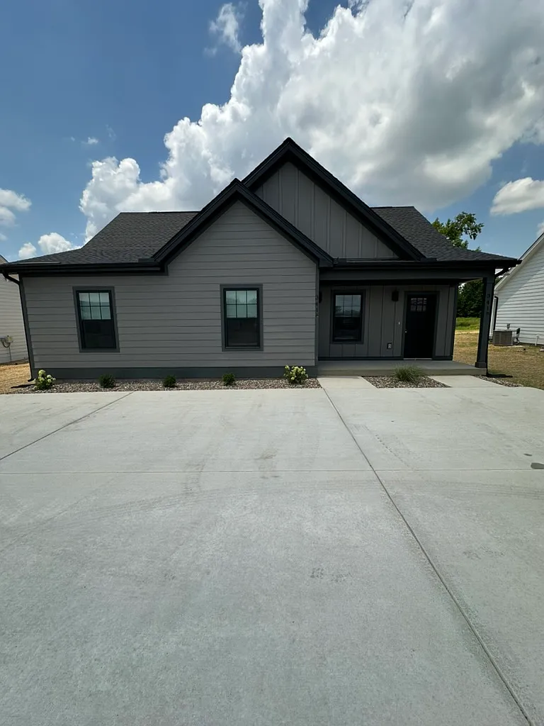 347 Woods Road - A — Photo 1