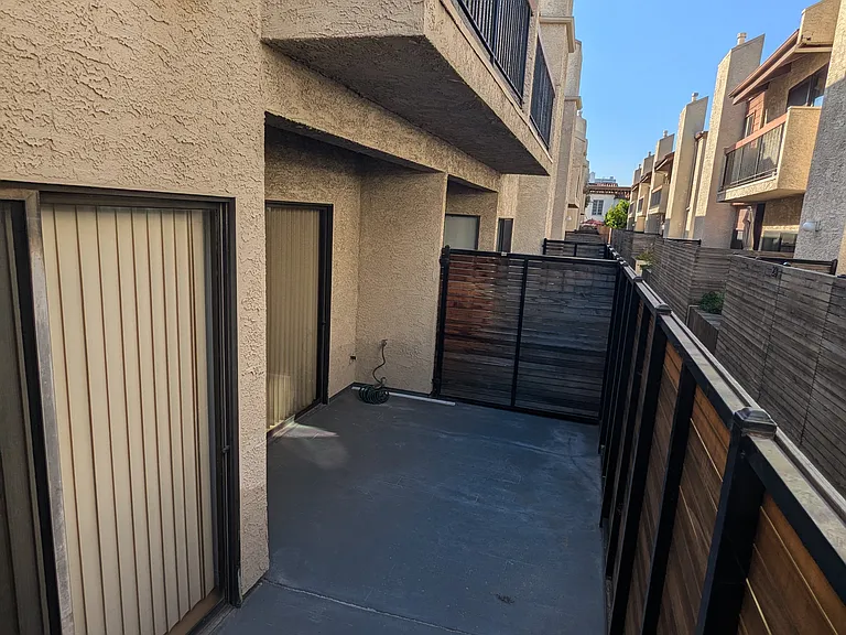 1655 Greenfield Ave #26 — Photo 10
