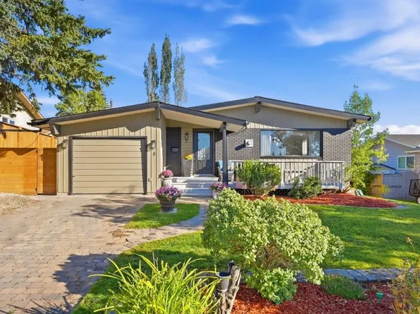 5 Lake Huron Bay SE, Calgary, AB T2J 5J6