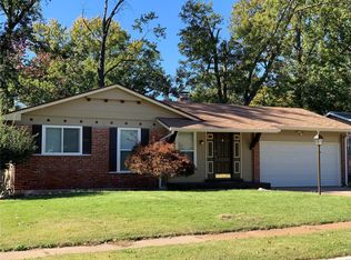 1563 Kew Gardens Dr, Florissant, MO
