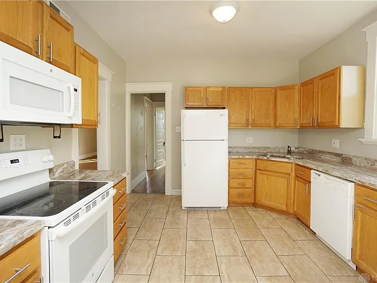 2434 Kenilworth Ave #2 — Photo 11