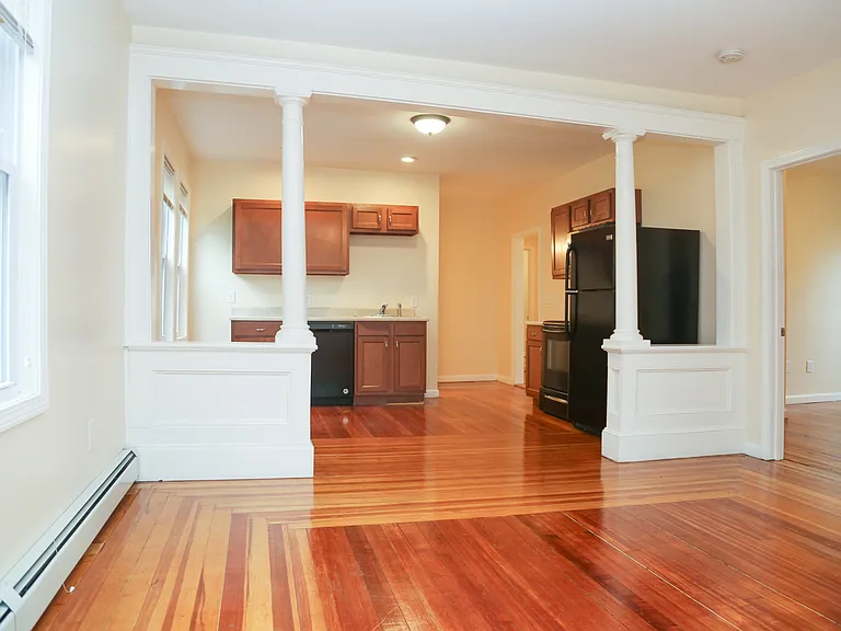 27 Watson St #2 — Photo 7