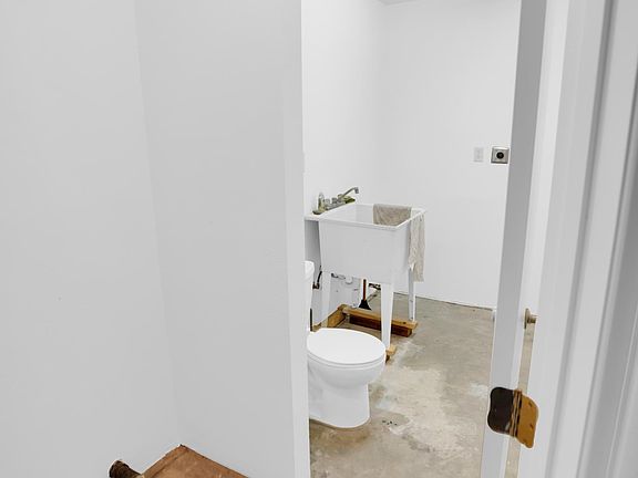 1/2 Bath in RV Garage