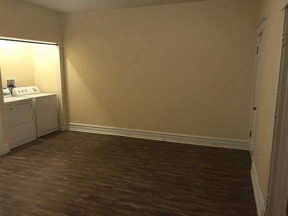 Middle Room 1