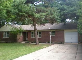 7722 W 67th St, Overland Park, KS 66202