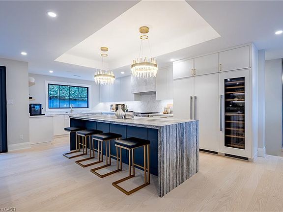 4th image of 841 Danforth Pl