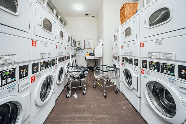 Rented by Nooklyn NYC LLC | media 13