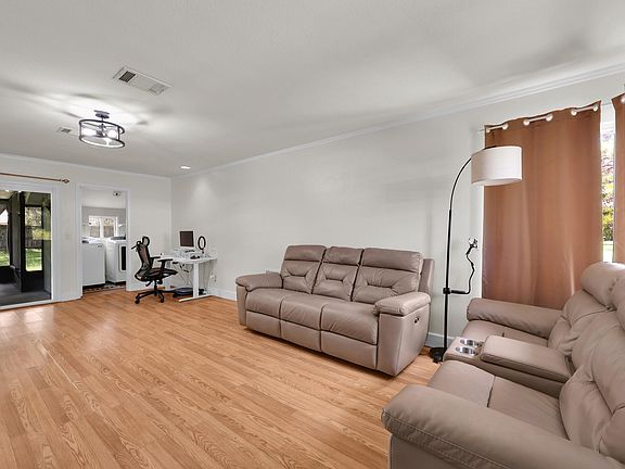 3rd image of 741 23RD Avenue SW
